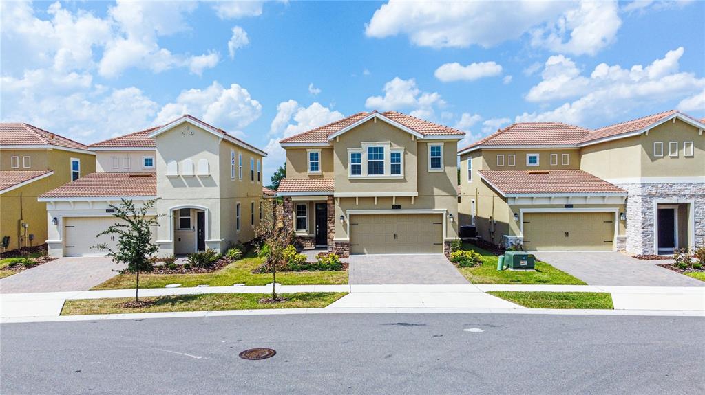 1043 Blackwolf Run Road Davenport, FL 33896 - Photo 3 of 23