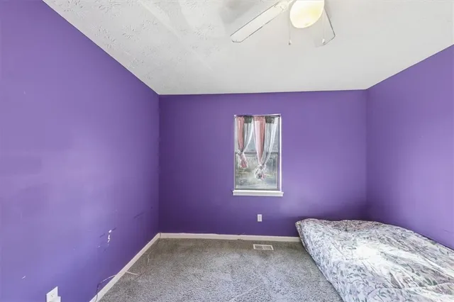 a view of a livingroom with furniture