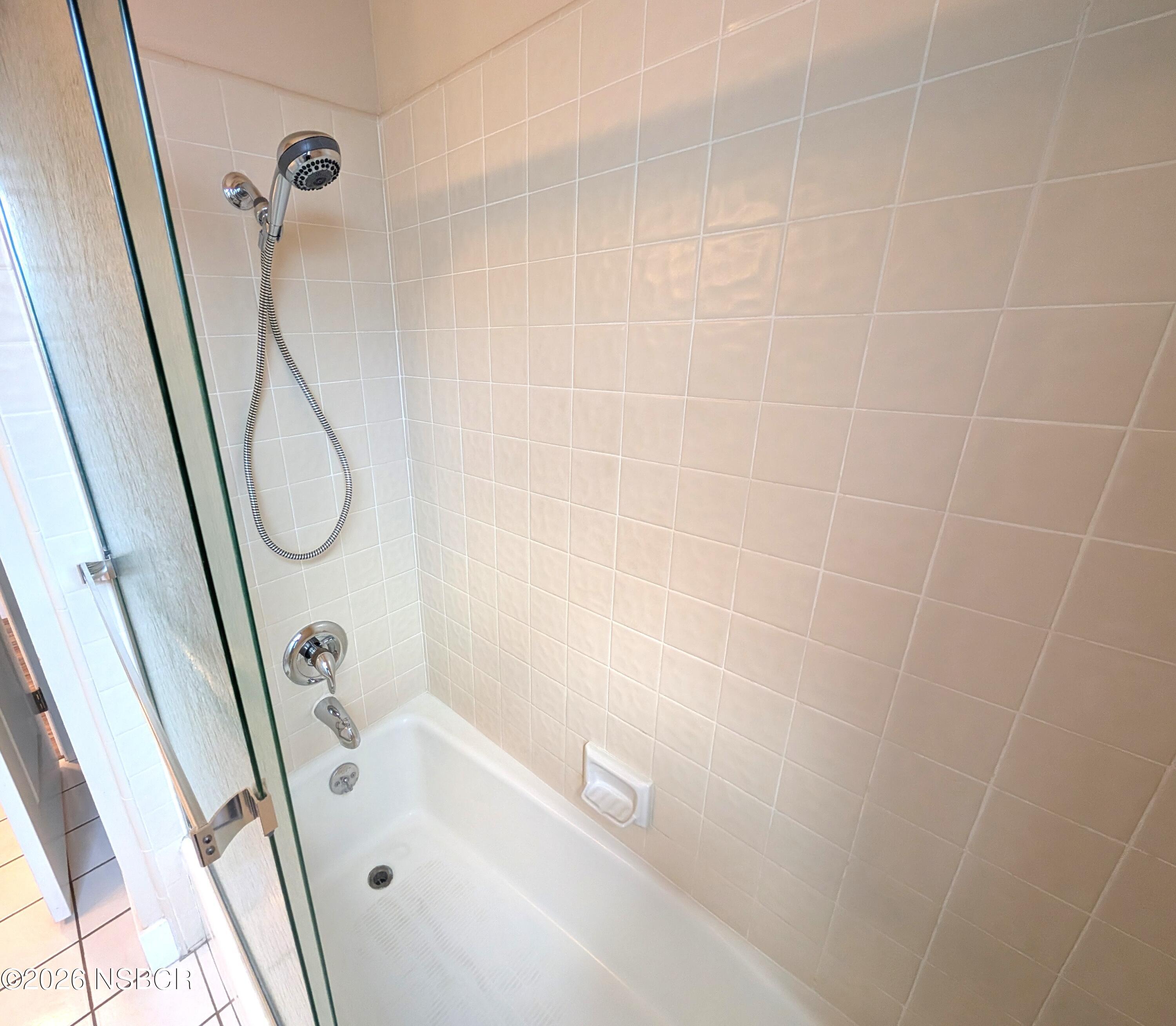1508 Oakridge Park Road Santa Maria, CA 93455 - Photo 29 of 41 Shower Tub