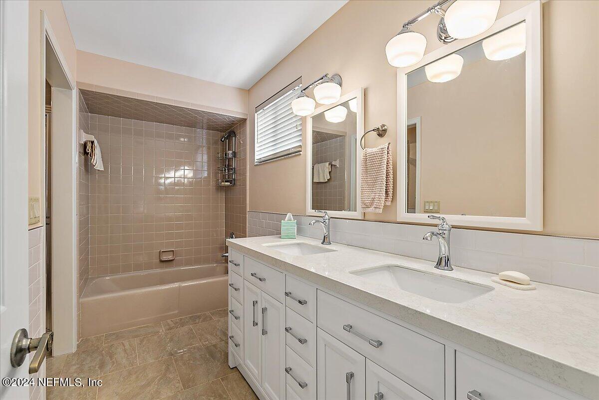 4251 Monument Road, Unit 202 Jacksonville, FL 32225 - Photo 28 of 35 26-Bathroom