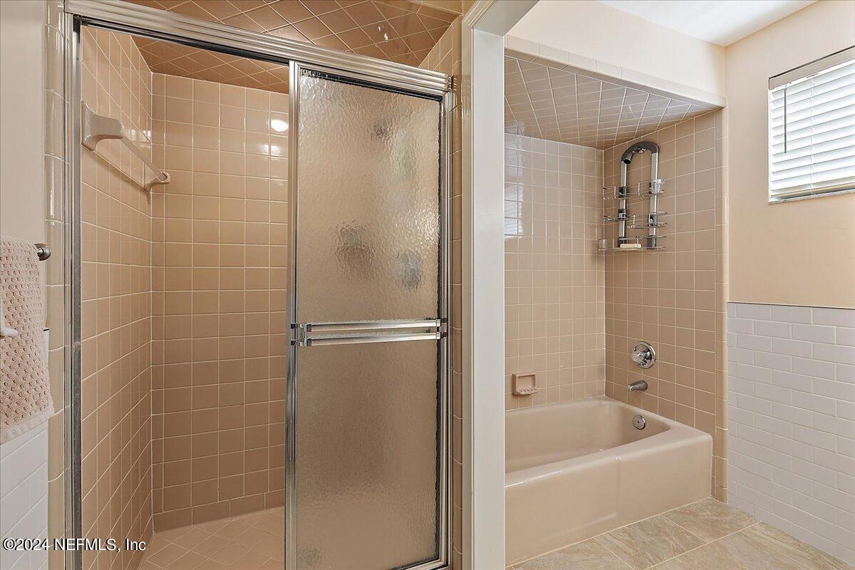 4251 Monument Road, Unit 202 Jacksonville, FL 32225 - Photo 29 of 35 27-Bathroom