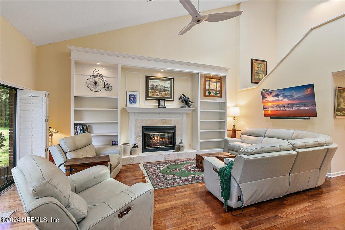 4251 Monument Road, Unit 202 Jacksonville, FL 32225 - Photo 5 of 35 05-Living Room