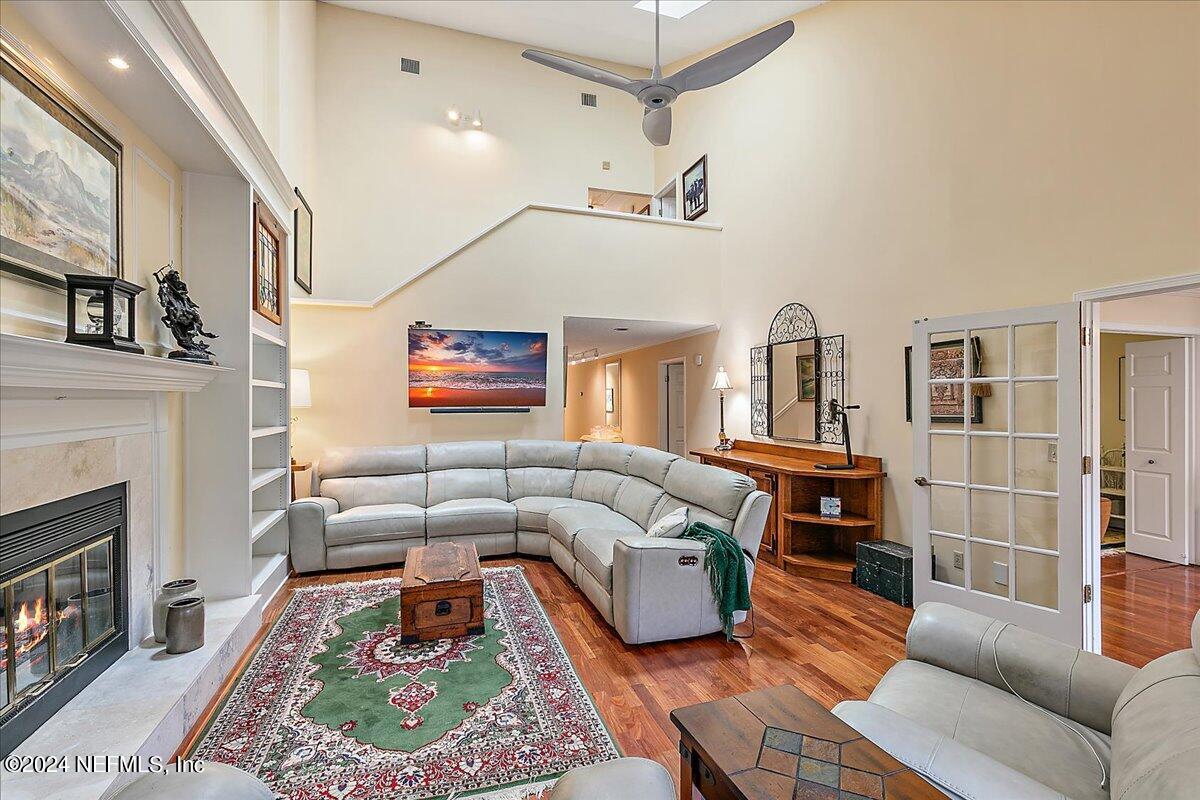 4251 Monument Road, Unit 202 Jacksonville, FL 32225 - Photo 9 of 35 09-Living Room