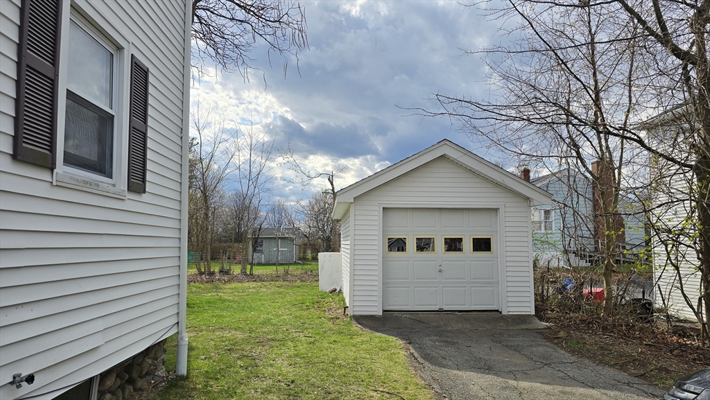 336 Burncoat Street Worcester, MA 01606 - Photo 37 of 40