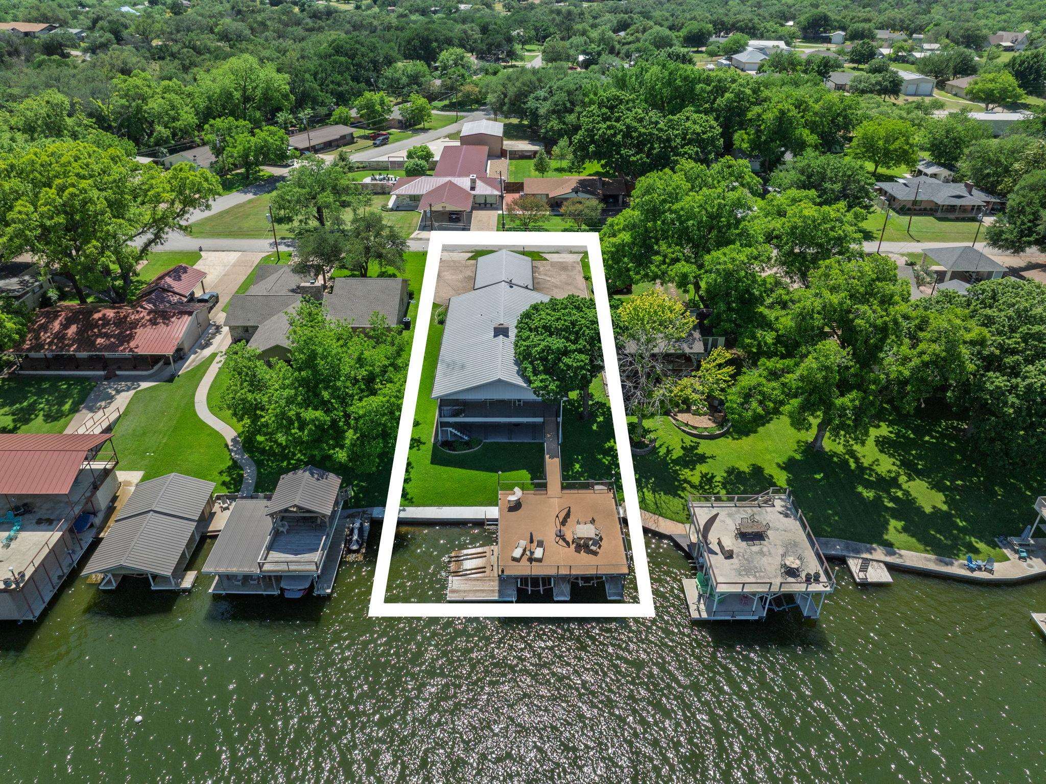 208 Riverside Drive Kingsland, TX 78639 - Photo 4 of 39