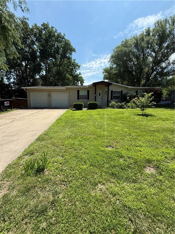 193 Southeast 51 Road Warrensburg, MO 64093 - Photo 2 of 27
