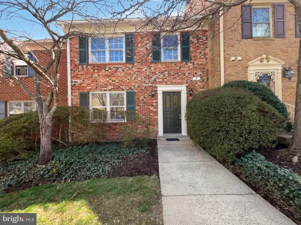 $575,000 | 645 North Armistead Street, Alexandria, VA 22312