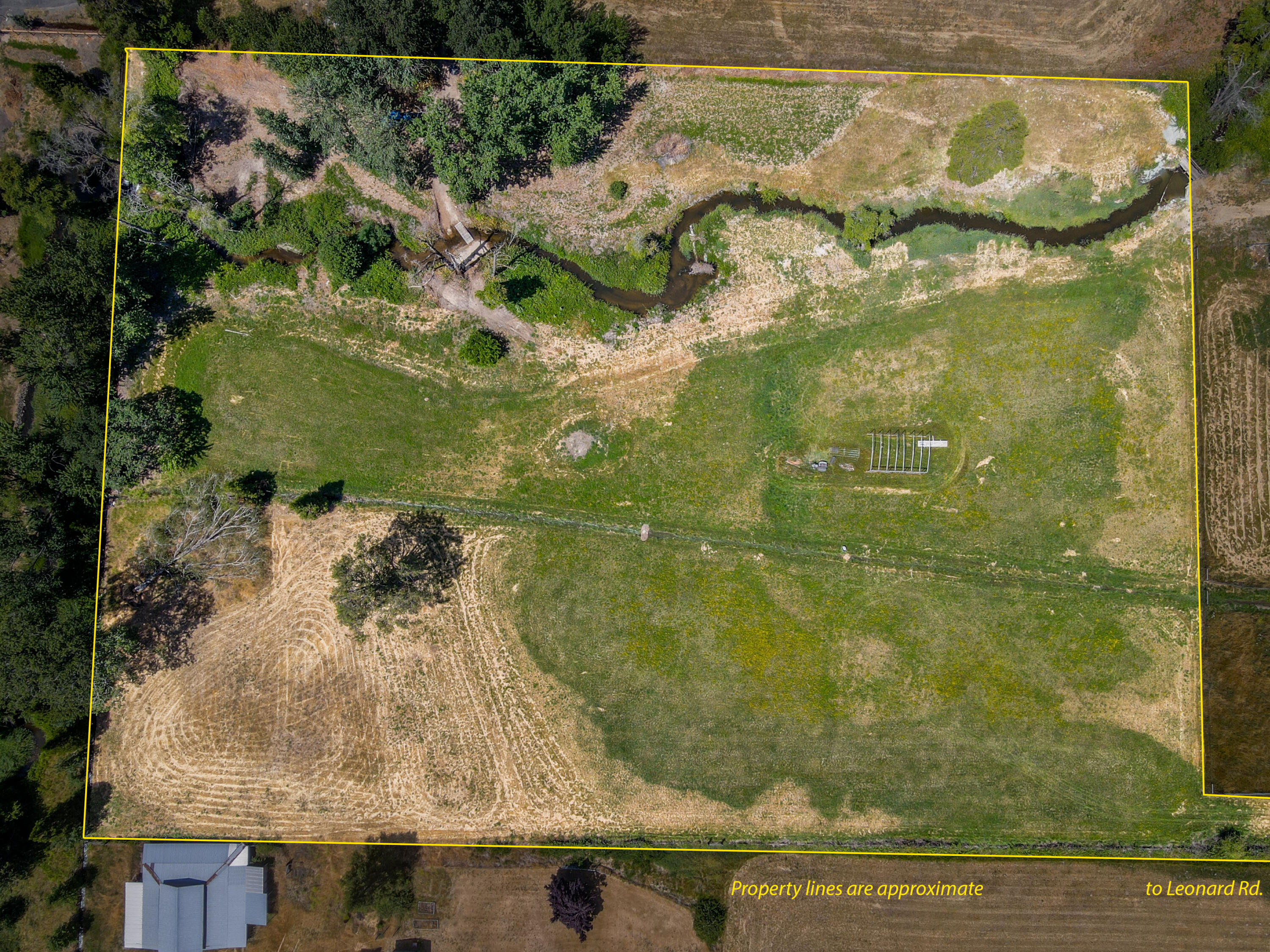 3667 Leonard Road Grants Pass, OR 97527 - Photo 2 of 10 2