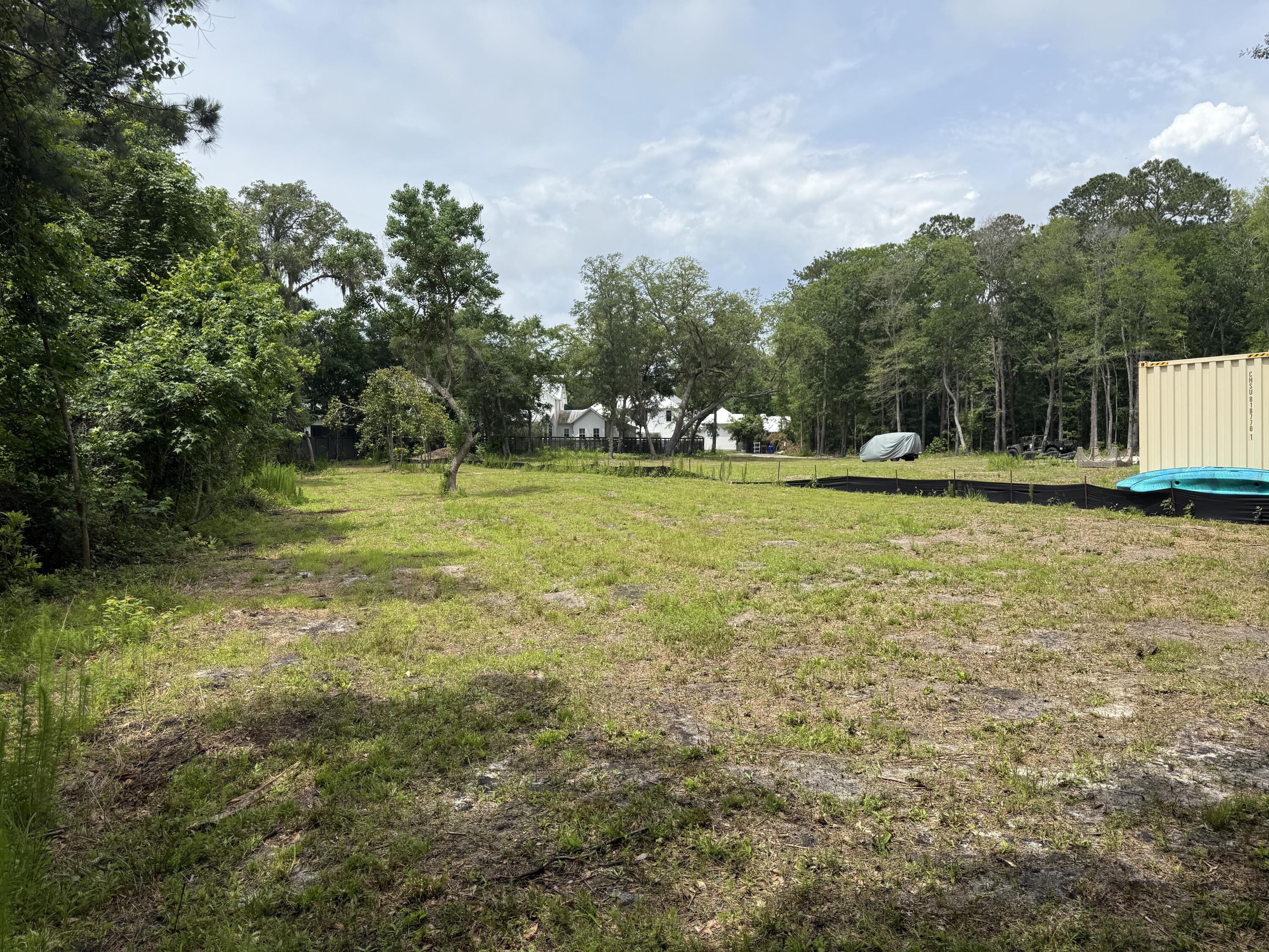 1180 Fulton Hall Lane Mount Pleasant, SC 29466 - Photo 11 of 32 2025-05-29 12.02.58