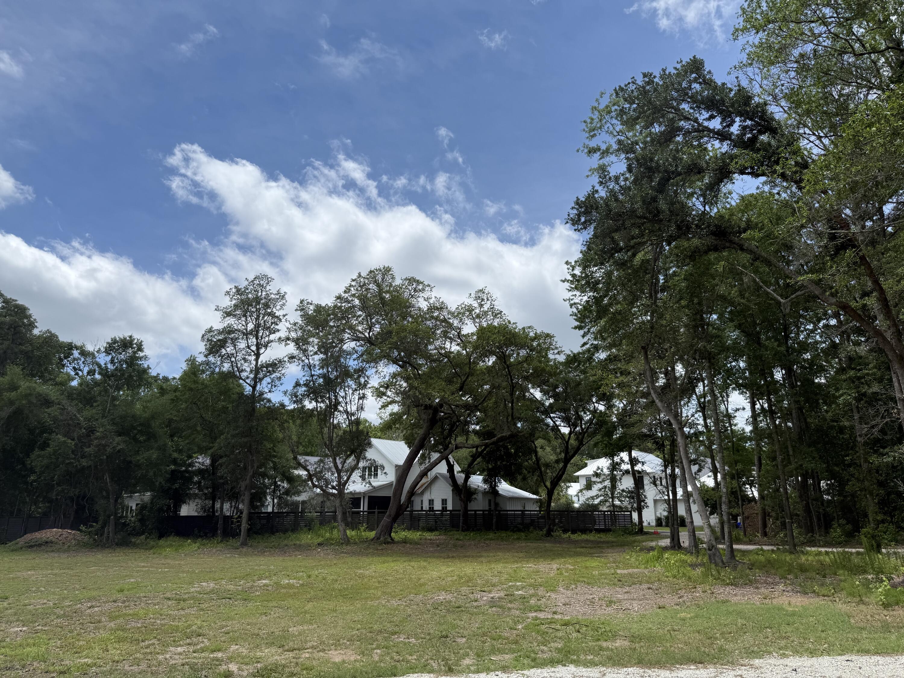 1180 Fulton Hall Lane Mount Pleasant, SC 29466 - Photo 19 of 32 2025-05-30 12.44.26