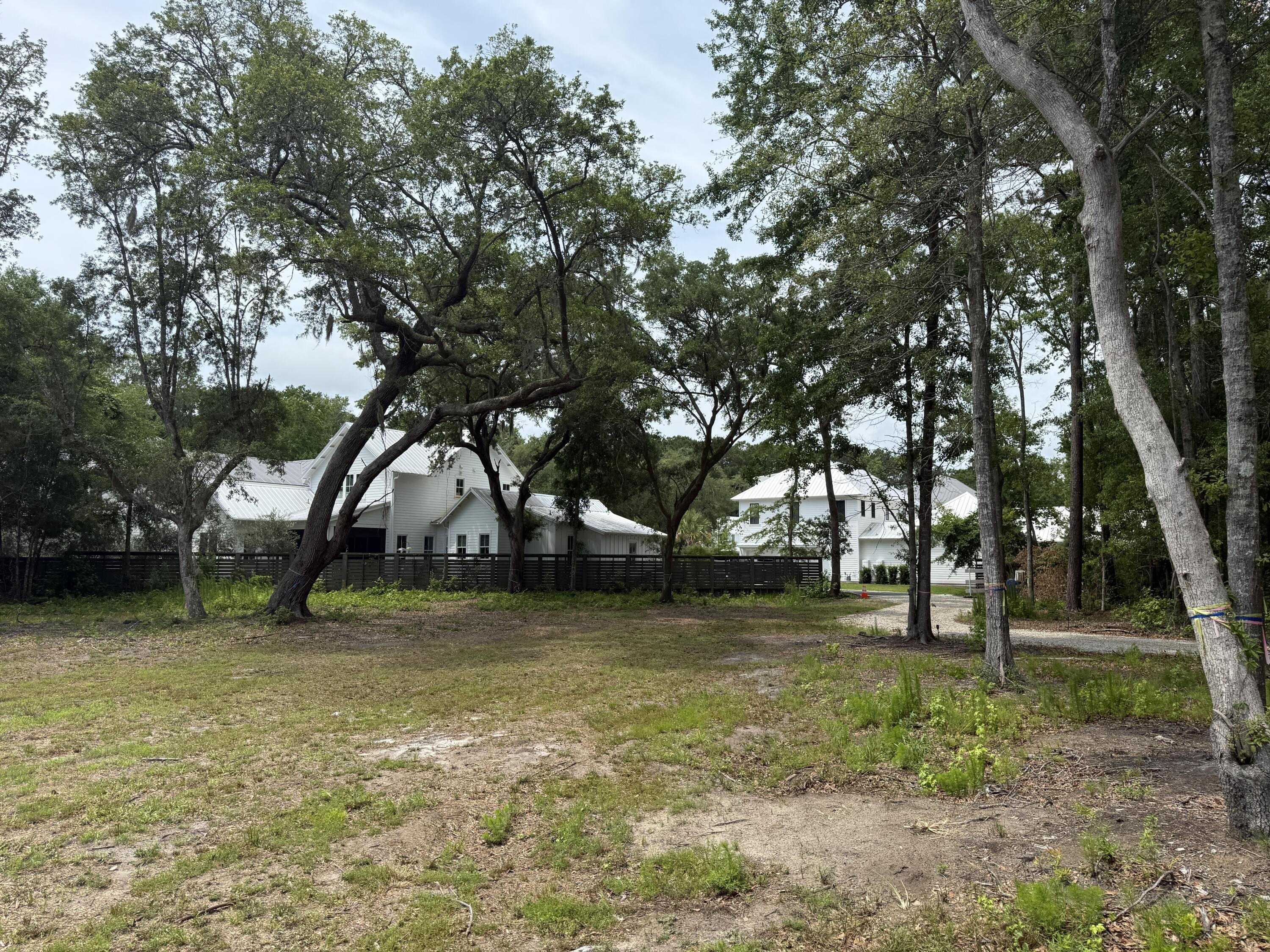 1180 Fulton Hall Lane Mount Pleasant, SC 29466 - Photo 6 of 32 2025-05-29 11.57.07