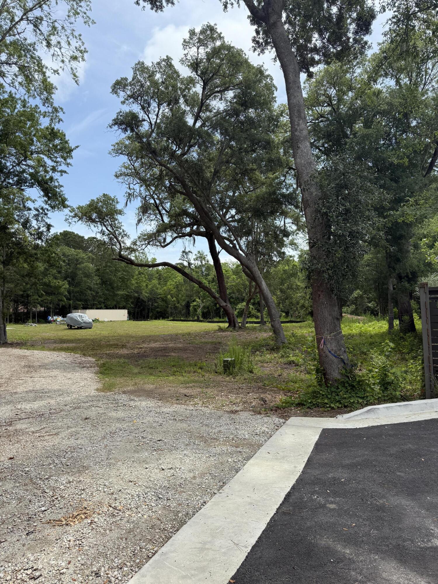 1180 Fulton Hall Lane Mount Pleasant, SC 29466 - Photo 8 of 32 2025-05-29 11.58.46