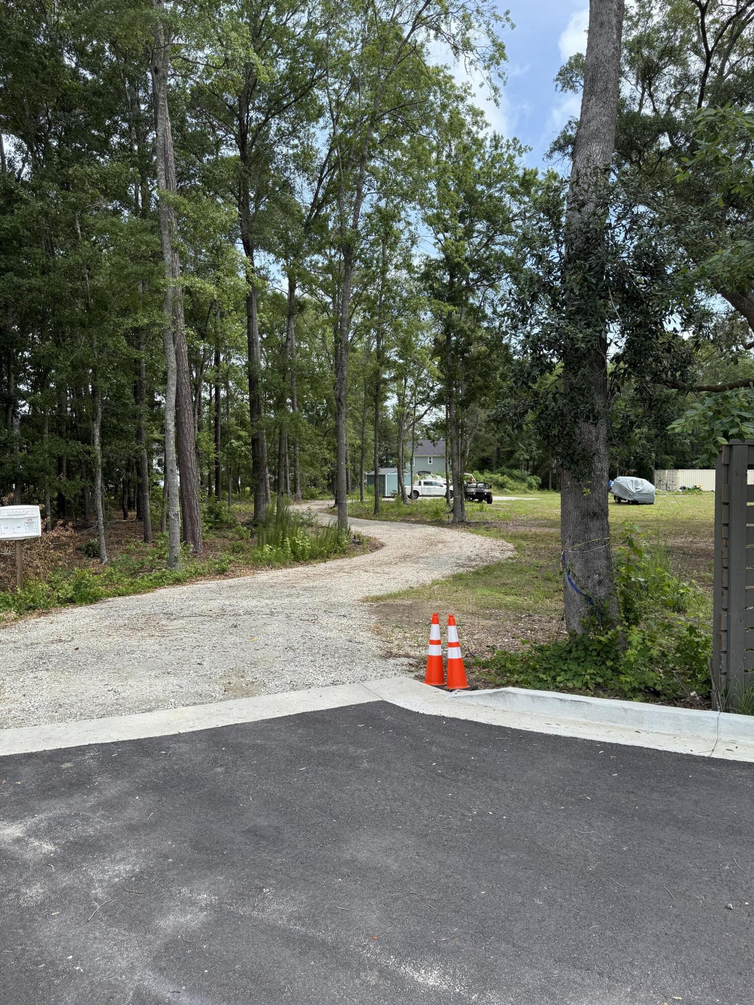 1180 Fulton Hall Lane Mount Pleasant, SC 29466 - Photo 9 of 32 2025-05-29 11.59.56