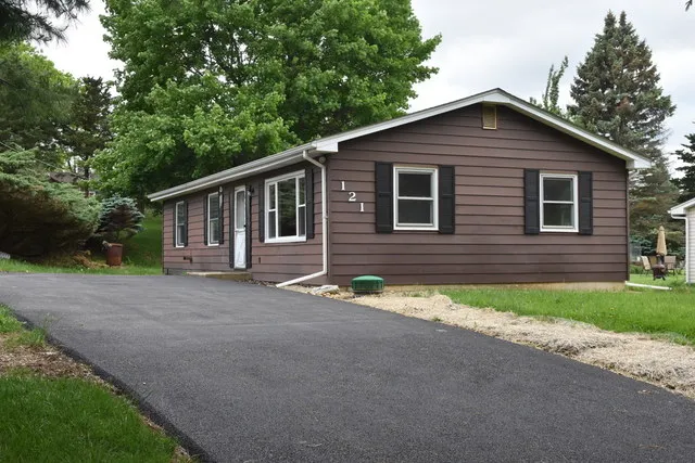 $2,300 | 121 Pheasant Trail, Carpentersville, IL 60110