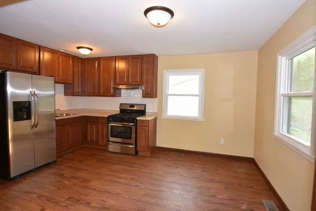 $2,300 | 121 Pheasant Trail, Carpentersville, IL 60110