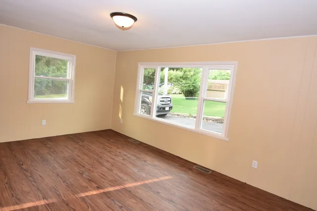 $2,300 | 121 Pheasant Trail, Carpentersville, IL 60110