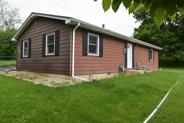 $2,300 | 121 Pheasant Trail, Carpentersville, IL 60110