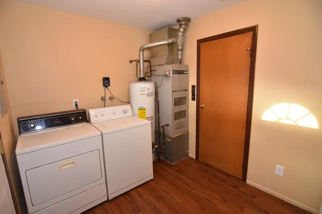 $2,300 | 121 Pheasant Trail, Carpentersville, IL 60110