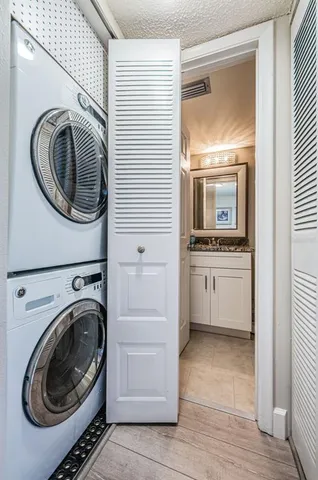 $2,000 | 6361 Bahia Del Mar Boulevard South, Unit 503, St. Petersburg, FL 33715