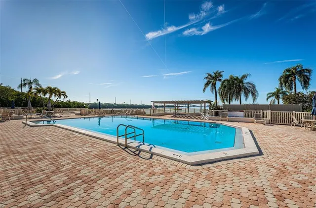 $2,000 | 6361 Bahia Del Mar Boulevard South, Unit 503, St. Petersburg, FL 33715