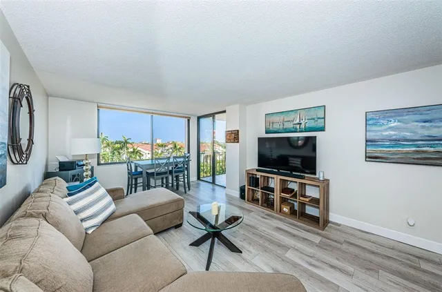 $2,000 | 6361 Bahia Del Mar Boulevard South, Unit 503, St. Petersburg, FL 33715