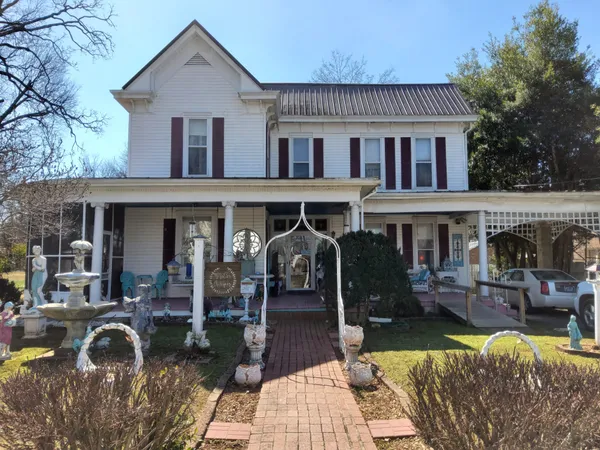 $589,000 | 213 Pulaski Street, Lawrenceburg, TN 38464