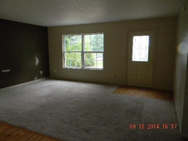 3623 Ross Road Muskegon, MI 49445 - Photo 4 of 9 019