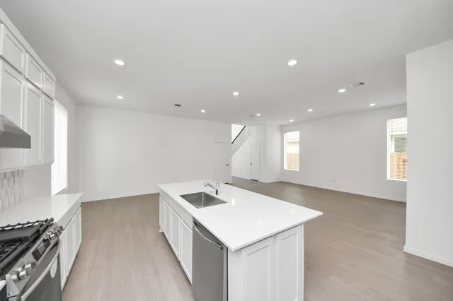 $3,000 | 27406 Sweetwater Bay Drive, Katy, TX 77493