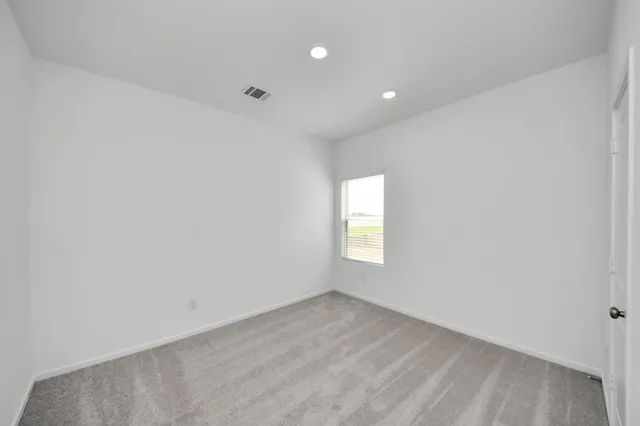 a view of empty room with window