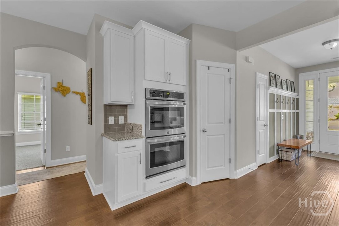 291 McQueen Drive Pooler, GA 31322 - Photo 13 of 57 DOUBLE OVENS WITH EXTRA CABINET SPACE