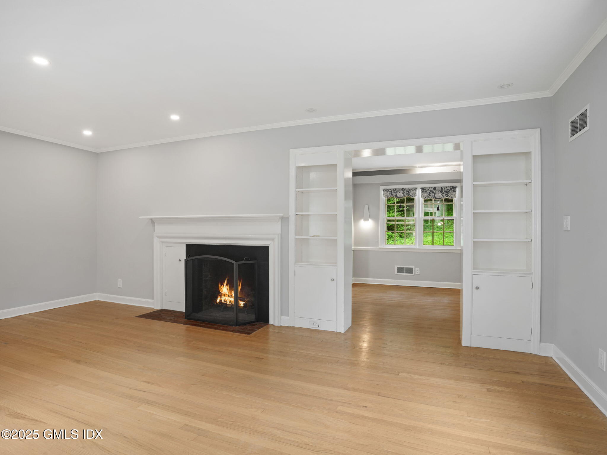 35 Skylark Road Greenwich, CT 06830 - Photo 11 of 34 Living Room