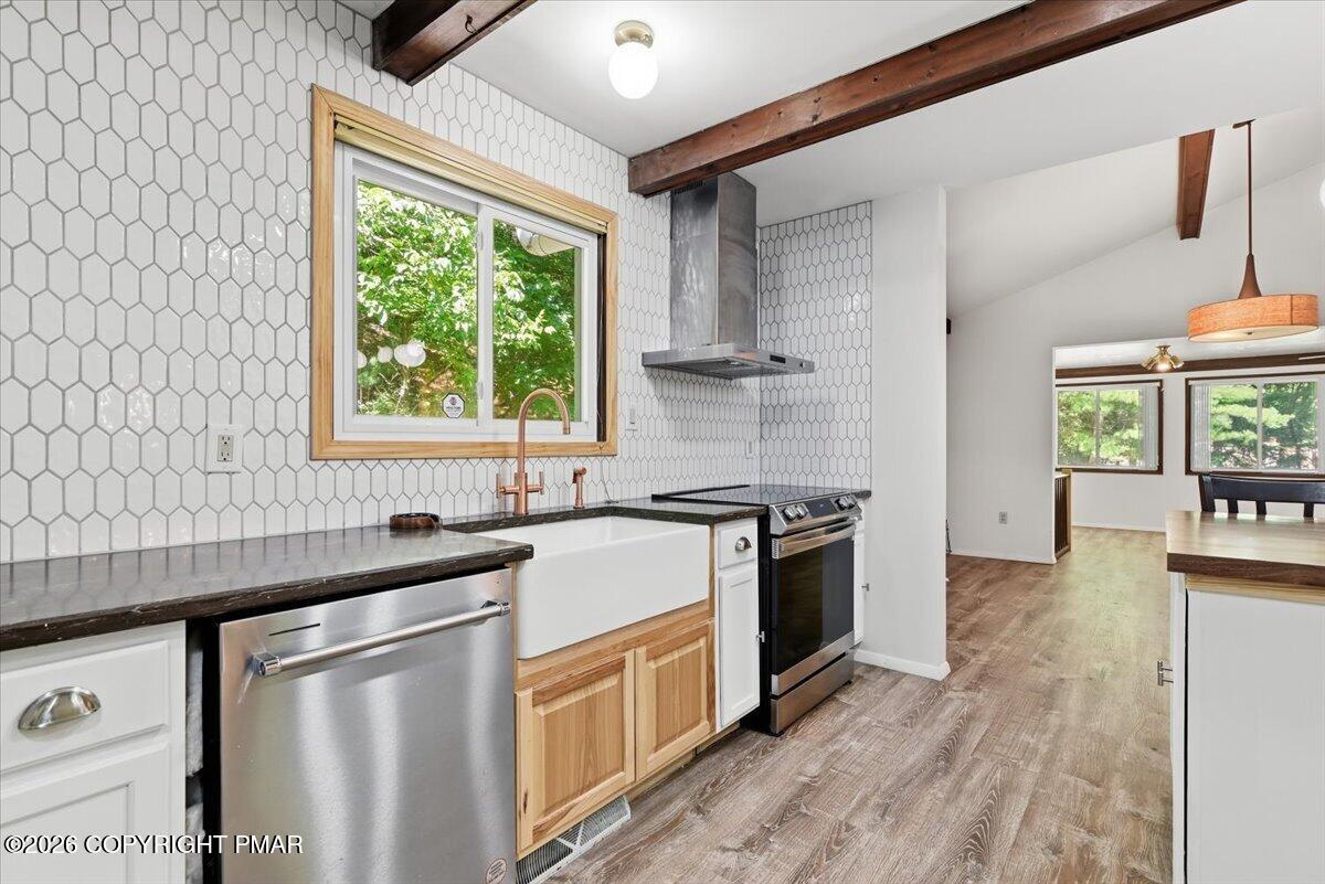 209 Grange Road Mount Pocono, PA 18344 - Photo 23 of 78 Kitchen