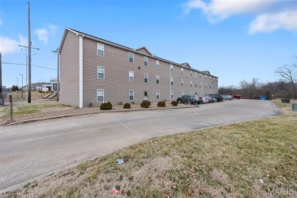 $1,925,000 | 3 Village Drive, Cape Girardeau, MO 63701