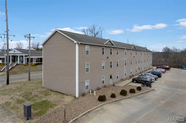 $1,925,000 | 3 Village Drive, Cape Girardeau, MO 63701