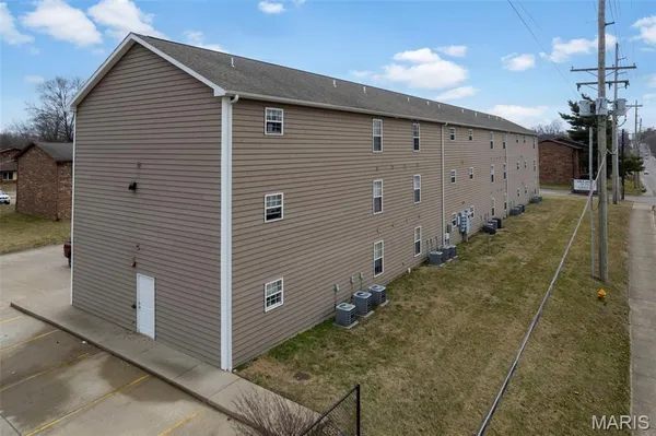 $1,925,000 | 3 Village Drive, Cape Girardeau, MO 63701