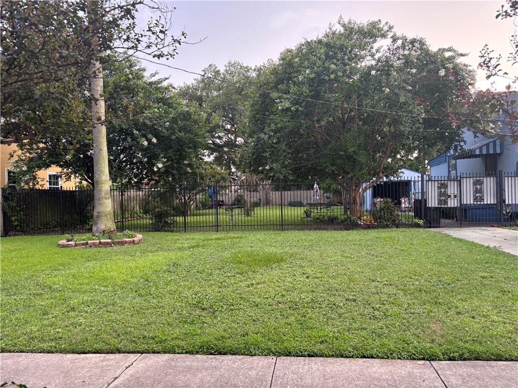 5418 St Roch Avenue New Orleans, LA 70122 - Photo 3 of 6