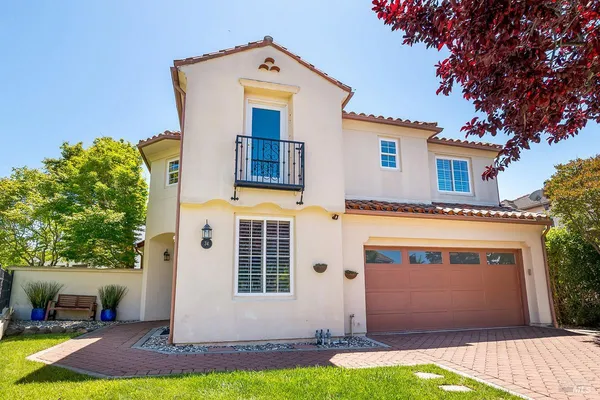 $1,199,000 | 34 Woodbridge Way, Novato, CA 94949