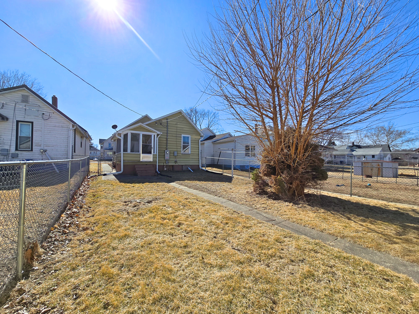 628 3rd Avenue South Clinton, IA 52732 - Photo 20 of 23 a front view of a house with a yard