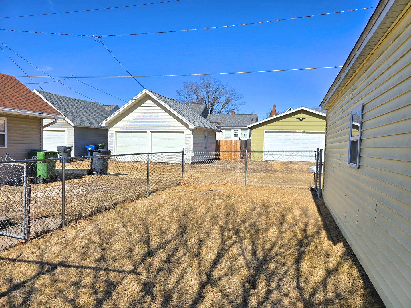 628 3rd Avenue South Clinton, IA 52732 - Photo 21 of 23 a view of a house with a outdoor space