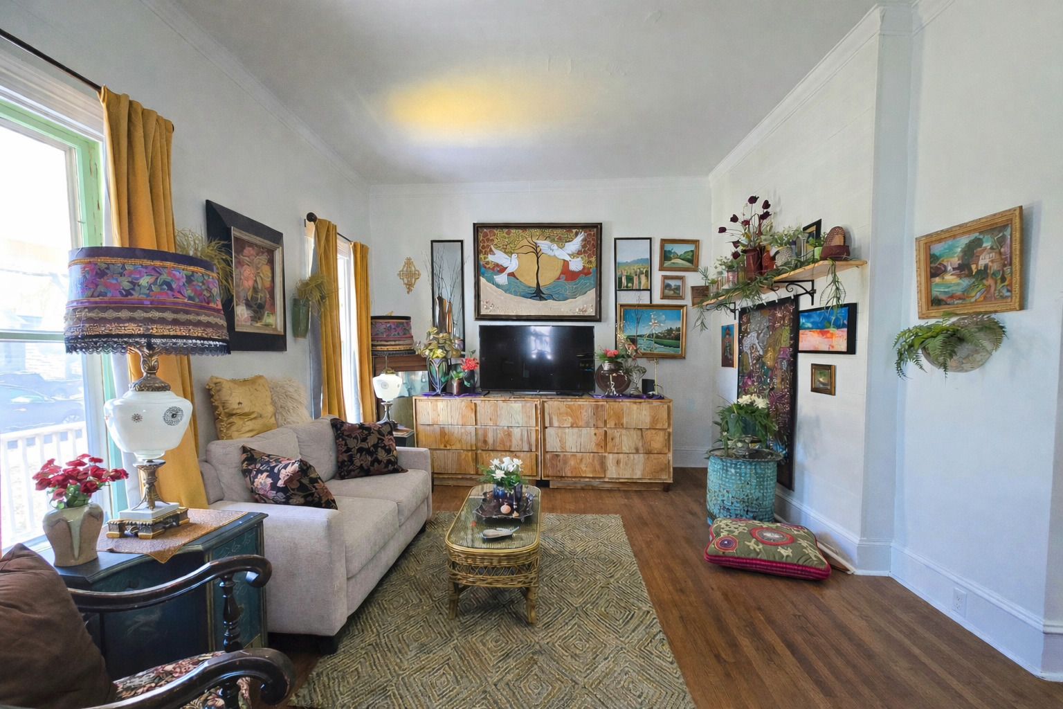 628 3rd Avenue South Clinton, IA 52732 - Photo 6 of 23 a living room with furniture and a flat screen tv