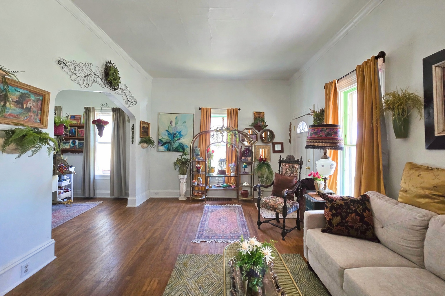 628 3rd Avenue South Clinton, IA 52732 - Photo 7 of 23 a living room with furniture and a large window
