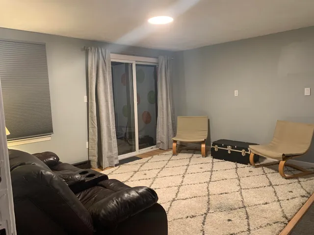 $2,000 | 8 Plaza Village Road, Unit 8B, Plymouth, NH 03264