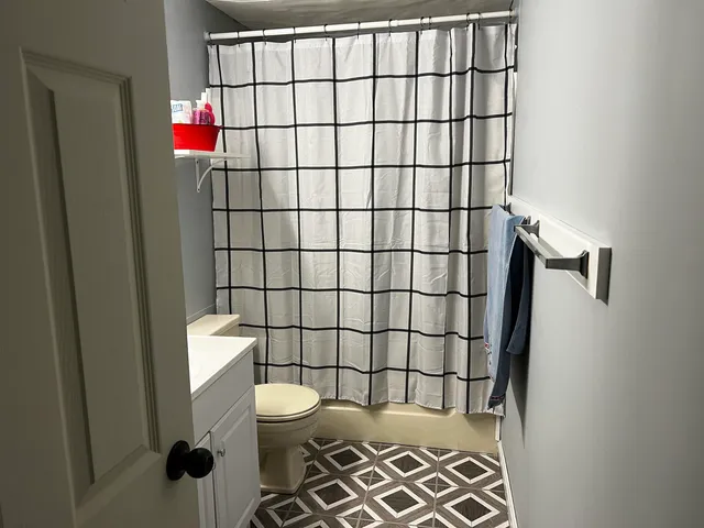 $2,000 | 8 Plaza Village Road, Unit 8B, Plymouth, NH 03264