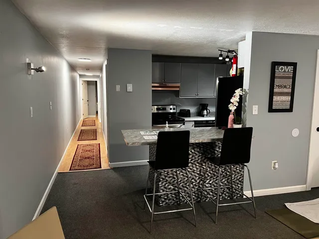 $2,000 | 8 Plaza Village Road, Unit 8B, Plymouth, NH 03264