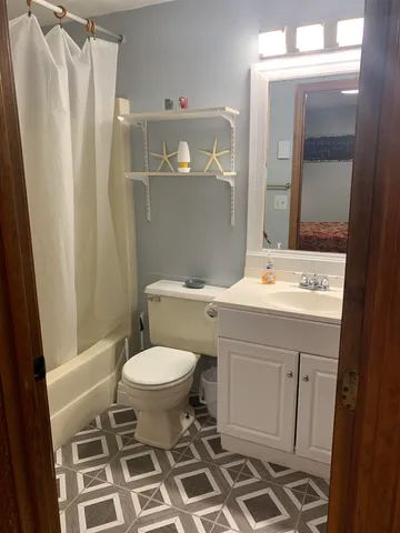 $2,000 | 8 Plaza Village Road, Unit 8B, Plymouth, NH 03264