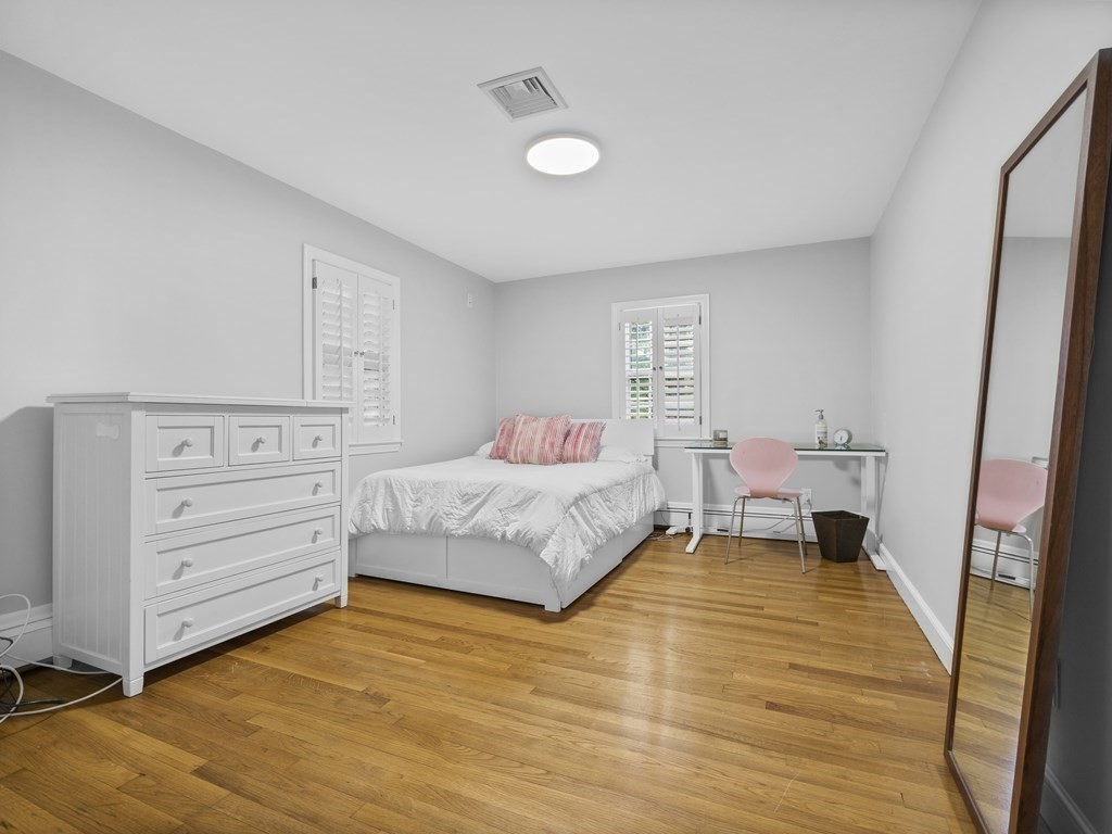 19 Colgate Road Wellesley, MA 02482 - Photo 12 of 18