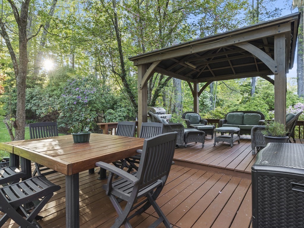 19 Colgate Road Wellesley, MA 02482 - Photo 16 of 18