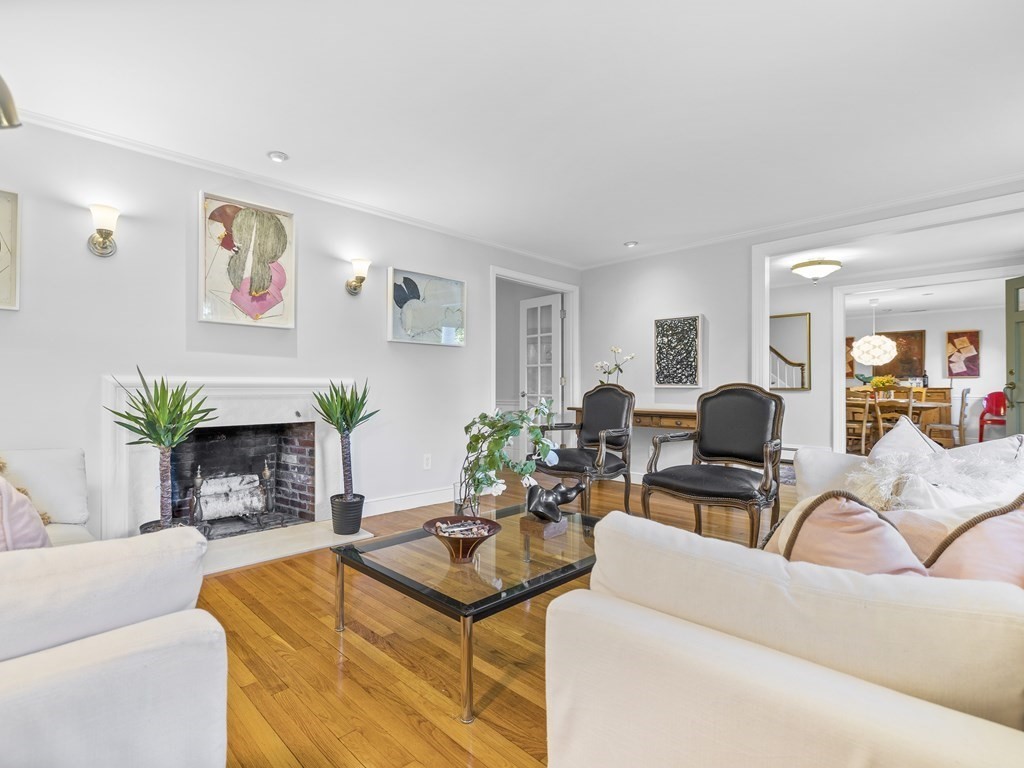 19 Colgate Road Wellesley, MA 02482 - Photo 5 of 18