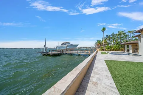 $2,475,000 | 422 55th Avenue, St. Pete Beach, FL 33706