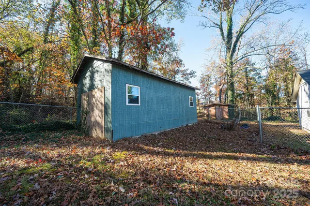 a view of backyard of house
